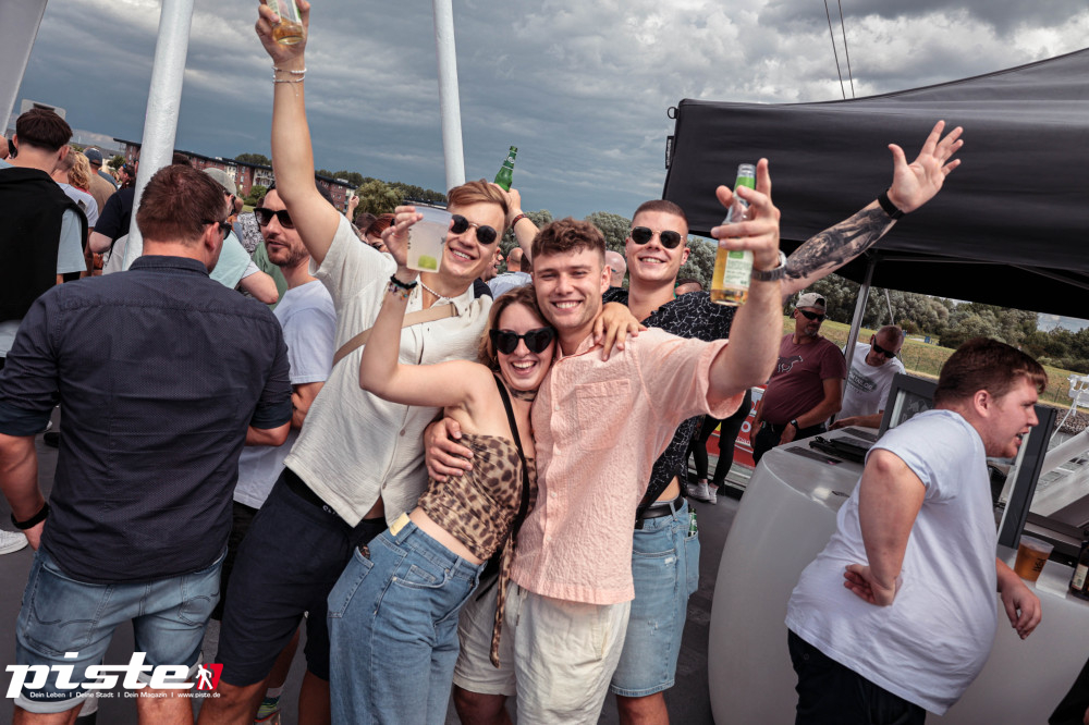 90er Ostseewelle Partyboat