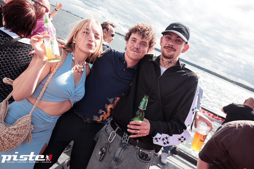 90er Ostseewelle Partyboat