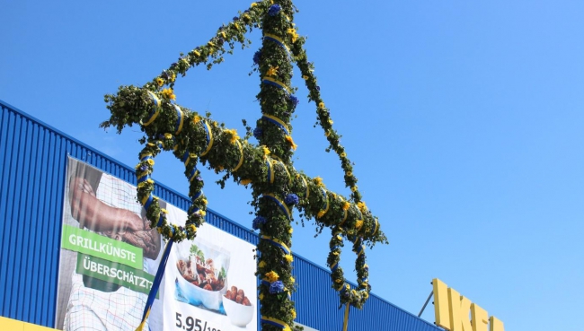 IKEA feiert MIDSOMMAR Piste Rostock